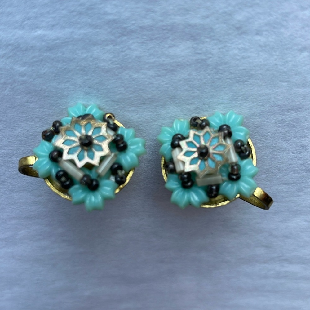Vintage Screw On Earrings